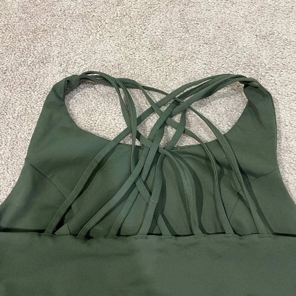 Torrid Active Size 0 Low-Impact Wireless Strappy Back Sports Bra - Picture 10 of 11